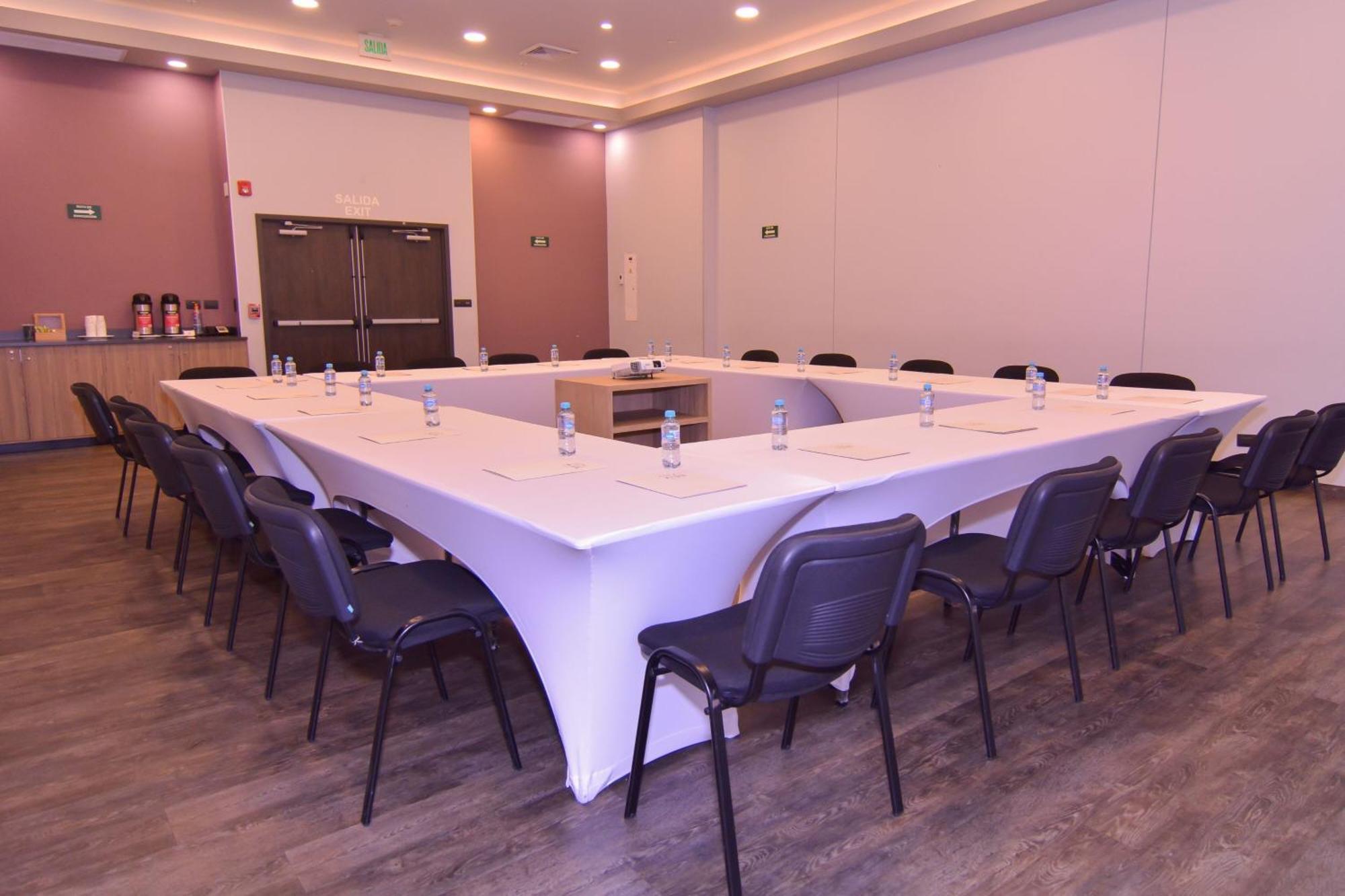 City Express Plus By Marriott Medellin Colombia Exterior photo