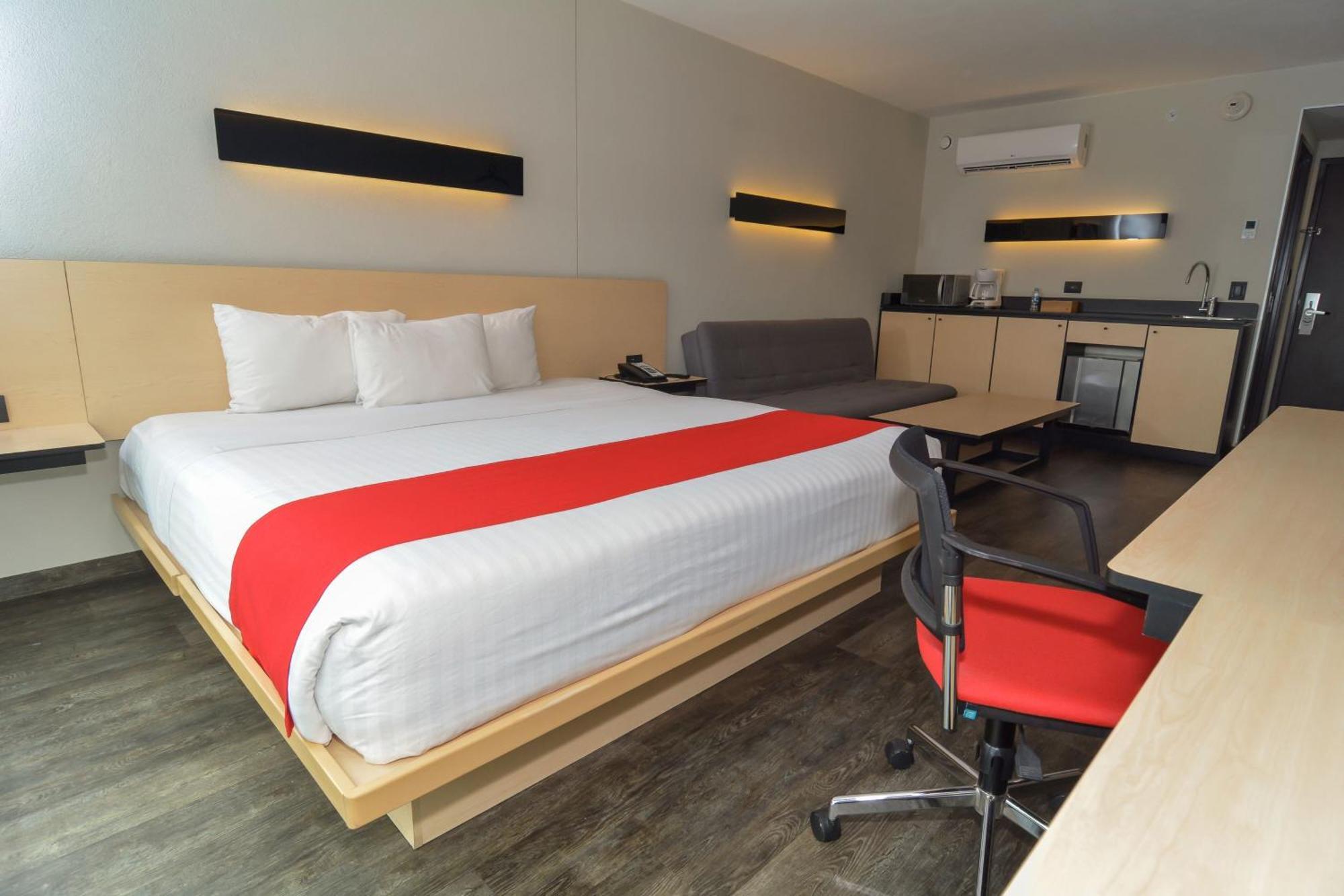 City Express Plus By Marriott Medellin Colombia Exterior photo
