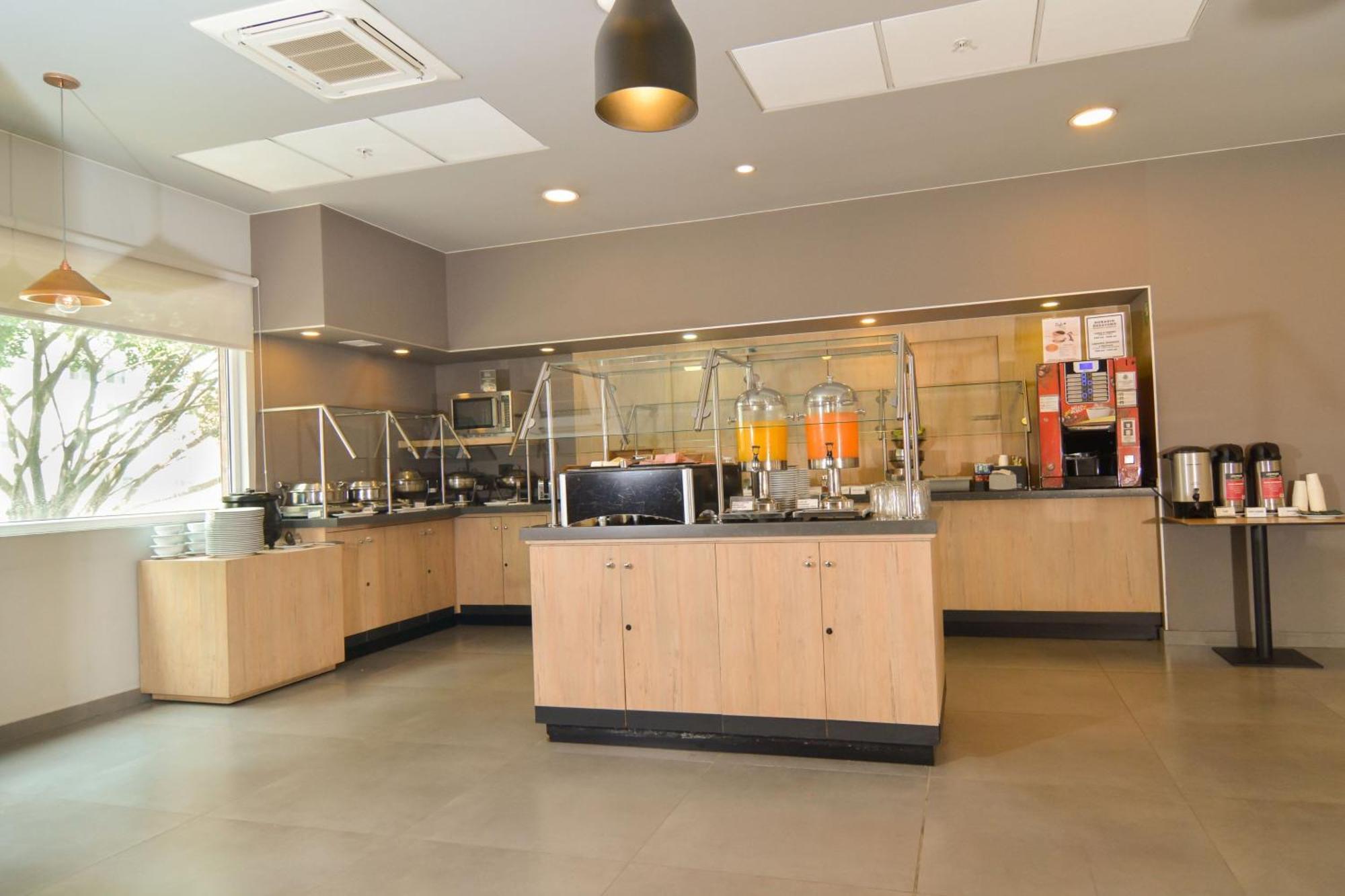 City Express Plus By Marriott Medellin Colombia Exterior photo