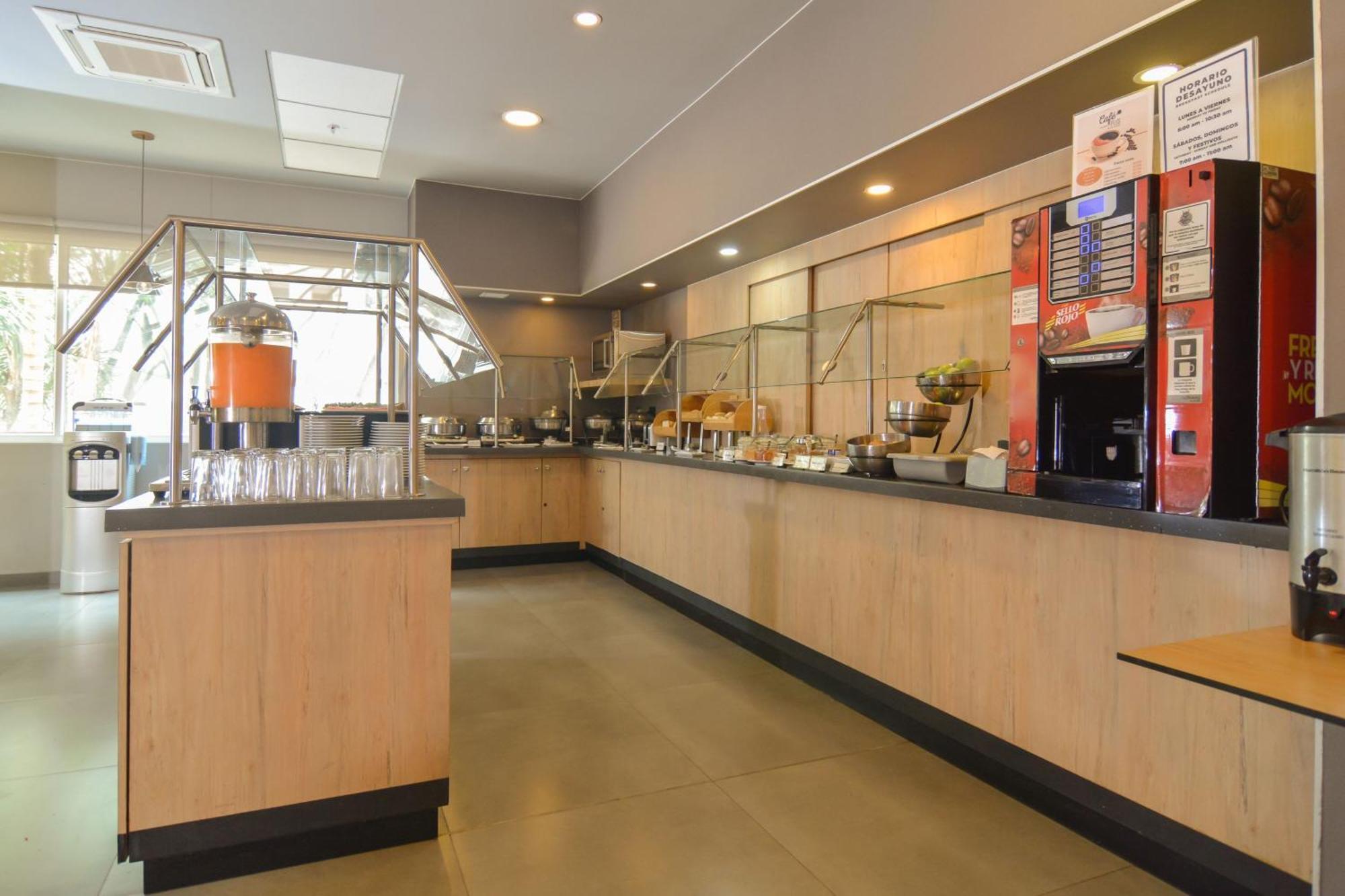 City Express Plus By Marriott Medellin Colombia Exterior photo