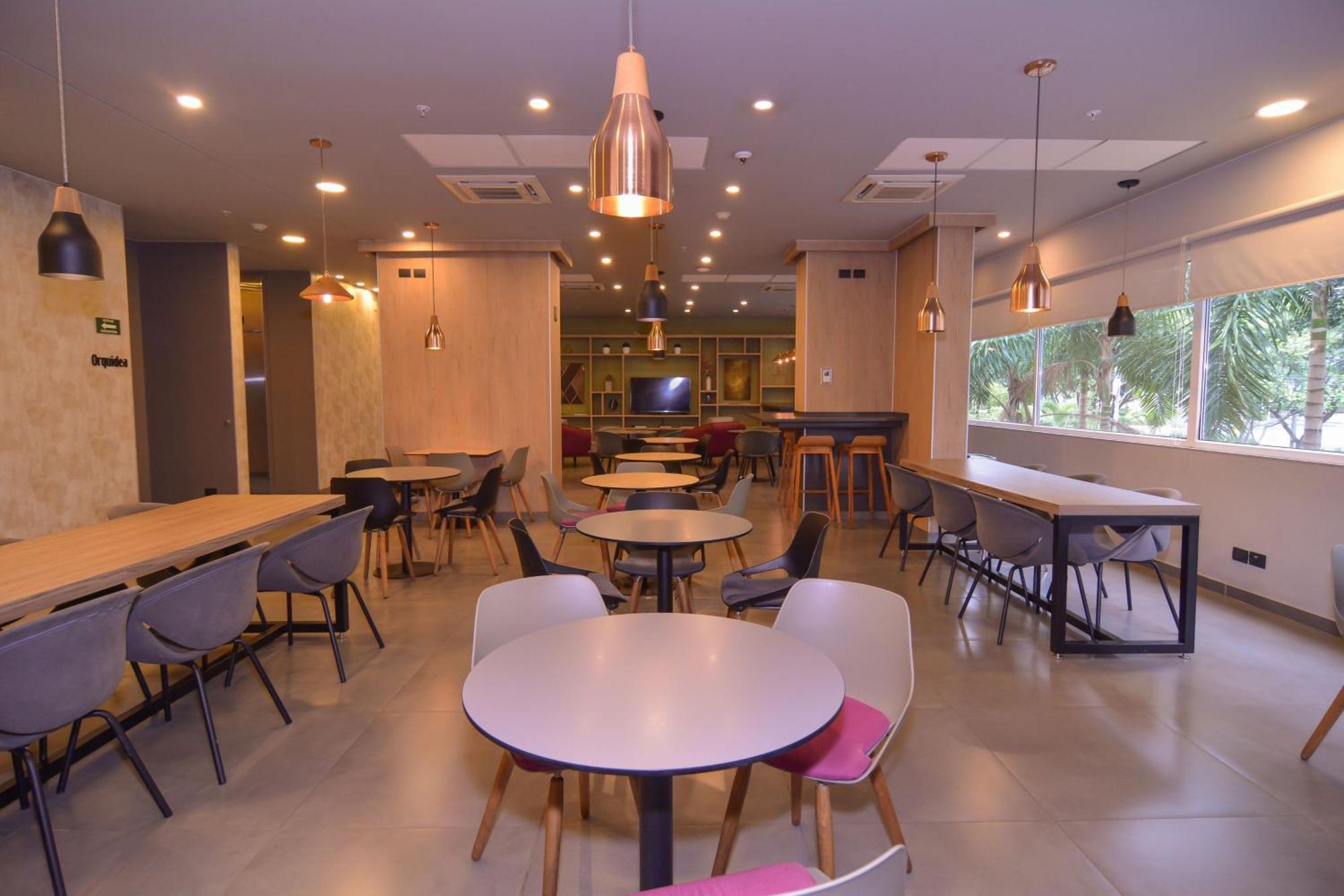 City Express Plus By Marriott Medellin Colombia Exterior photo